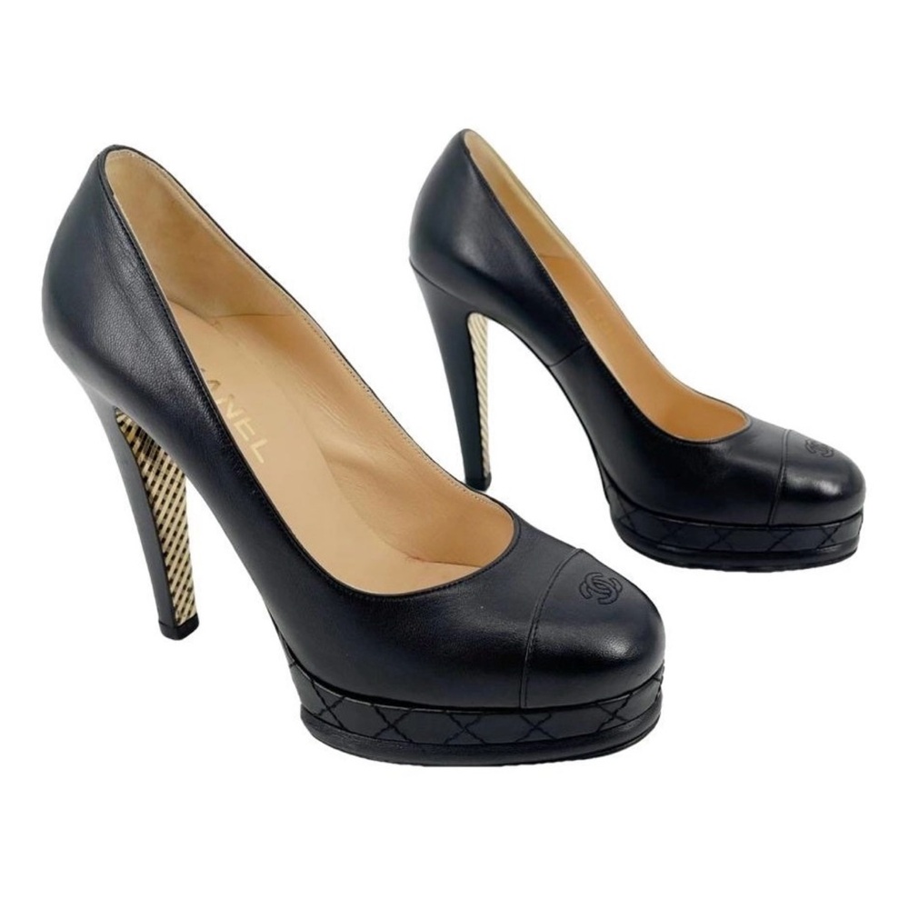 CHANEL Black Heels with Woven Accent
